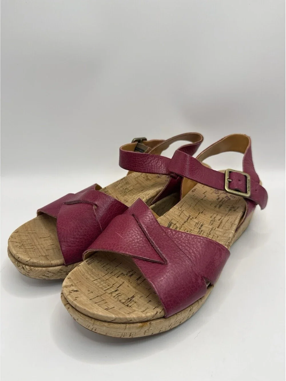 Korks Kork Ease Della Women Size 9M Pink Leather Cork Wedge Sandal Shoe Q20212
